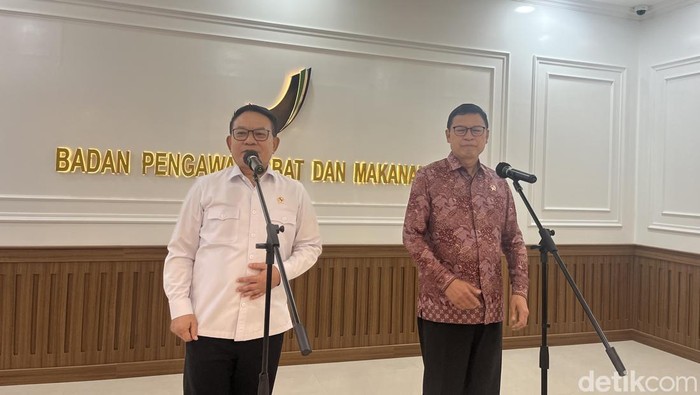 Penasihat Khusus Presiden Bidang Pertahanan Nasional, Jenderal TNI (Purn) Dudung Abdurachman, mengingatkan Badan Pengawas Obat dan Makanan (BPOM RI) agar turut berperan aktif dalam memastikan ketahanan nasional,