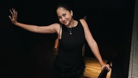 Sitha memilih diet sehat karena menyadari kondisi tubuhnya tak lagi baik-baik saja. Dia mengaku gak percaya diri buat foto. Foto: dok. Instagram Sitha Marino