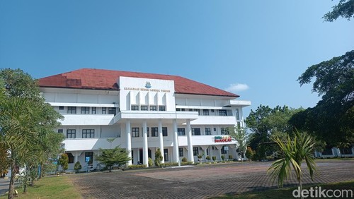Tampak depan gedung Kejari Lombok Tengah, Nusa Tenggara Barat (NTB), belum lama ini.