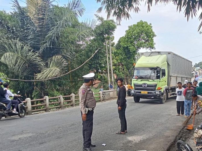 TKP dugaan tabrak lari di Sukbumi.
