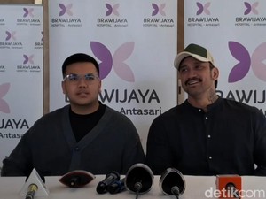 Jadi Kakek, Tora Sudiro Siapkan Meja DJ dan Baju Band untuk Cucu Pertama