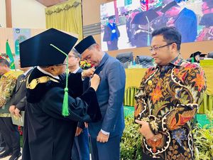 Dapat Pin Emas, Wabup Takalar Jadi Salah Satu Alumni Terbaik UMI