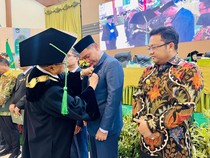 Dapat Pin Emas, Wabup Takalar Jadi Salah Satu Alumni Terbaik UMI