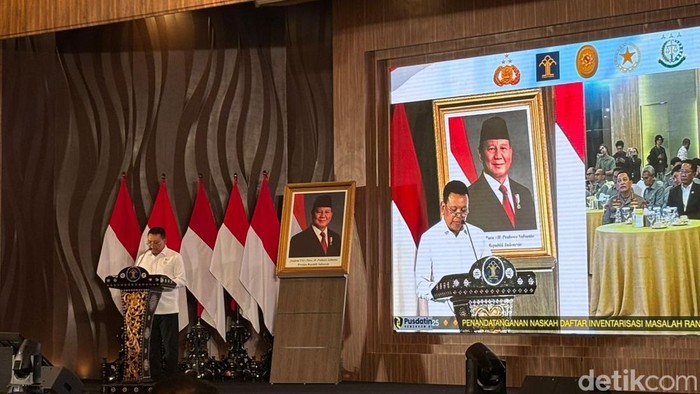 Wamensesneg Bambang Eko Suhariyanto.
