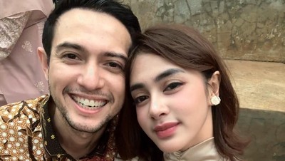 Biby Alraen Belum Nyaman Lepas Hijab, Rifky Balweel Ajak Umrah