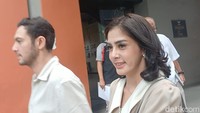 Biby Alraen juga menjelaskan lepas hijab bukan karena ada keretakan rumah tangga. Sekarang padahal lagi jalaninnya baik-baik saja, ujarnya. (Foto: febryantino nur pratama)