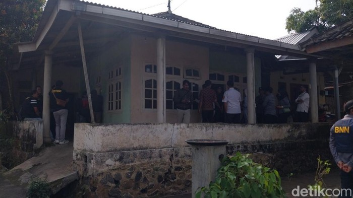 BNN Provinsi Jatim mengungkap peredaran narkotika jenis ganja di Kabupaten Malang