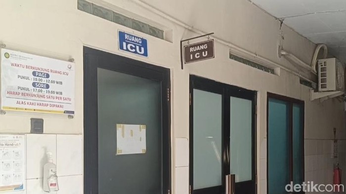 Bocah korban gigitan ular dirawat di Ruang ICU RSI Muhammadiyah Pekajangan, Kabupaten Pekalongan, Selasa (24/6/2025).