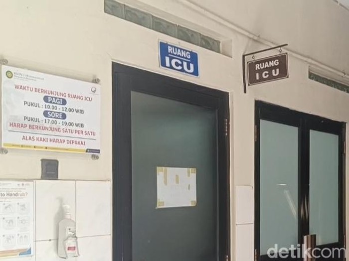 Bocah korban gigitan ular dirawat di Ruang ICU RSI Muhammadiyah Pekajangan, Kabupaten Pekalongan, Selasa (24/6/2025).