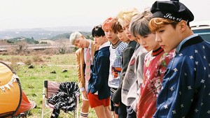 Ada juga single BTS yang dapat sertifikasi Gold (terjual 500 ribu unit) termasuk Save ME dari album The Most Beautiful Moment in Life: Young Forever (2016). (Foto: dok. BIGHIT MUSIC/HYBE)