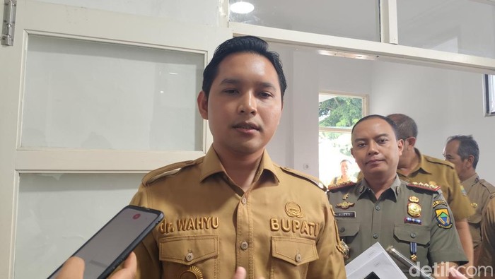 Bupati Cianjur dr Muhammad Wahyu