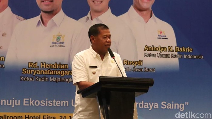 Bupati Majalengka Eman Suherman saat menghadiri kegiatan Rapim II Kadin Majalengka, Selasa (24/6/2025).