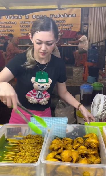 Daftar Makanan Viral di Kelapa Gading yang Diburu Banyak Orang