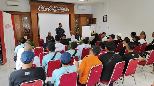 Disperinaker Badung menemui puluhan karyawan pabrik Coca Cola di Mengwi, Badung, Bali, Selasa (24/6/2025). (Foto: Istimewa)