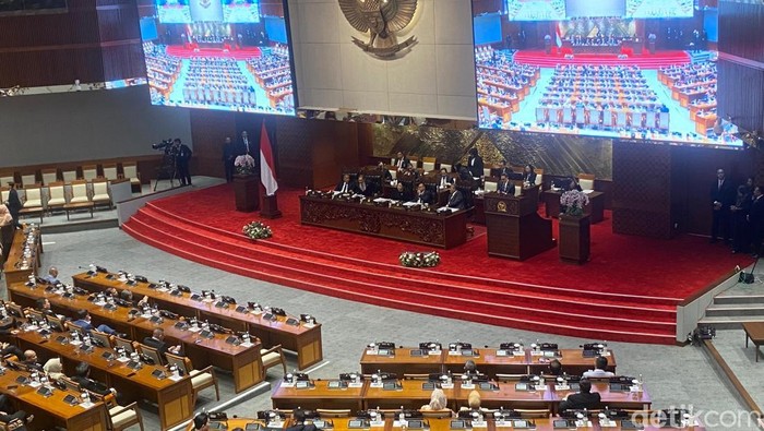 DPR RI menggelar rapat paripurna ke-20 Masa Persidangan IV Tahun Sidang 2024-2025 hari ini