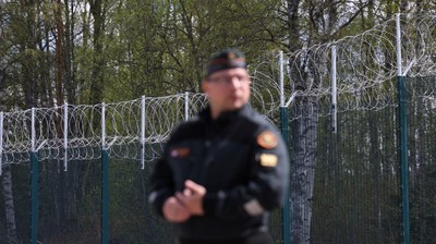 Tangkal Ancaman, Finlandia Pasang Pagar Baja di Perbatasan Rusia