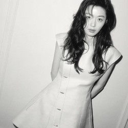 Jun Ji Hyun Kenang Kencan Buta dengan Suami: Cinta Pandangan Pertama