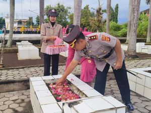 Sambut Hari Bhayangkara, Polres Lubuklinggau Gelar Upacara di Makam Pahlawan