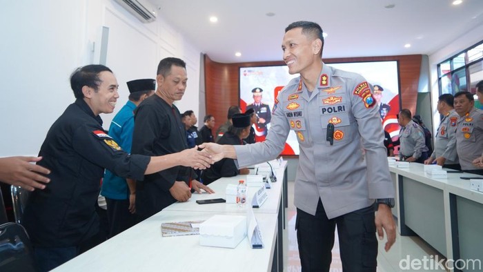 Kapolres saat bertemu dengan FKPSB.