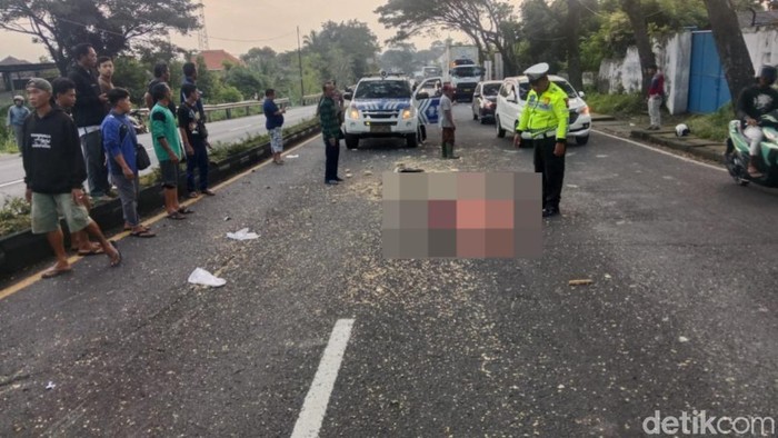 Kecelakaan di jalur maut Desa Parerejo, Kecamatan Purwodadi, Kabupaten Pasuruan