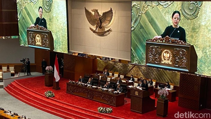 Ketua DPR RI Puan Maharani menyampaikan sejumlah isu yang menjadi fokus perhatian anggota dewan di masa sidang IV tahun 2024-2025.  (Dwi/detikcom).