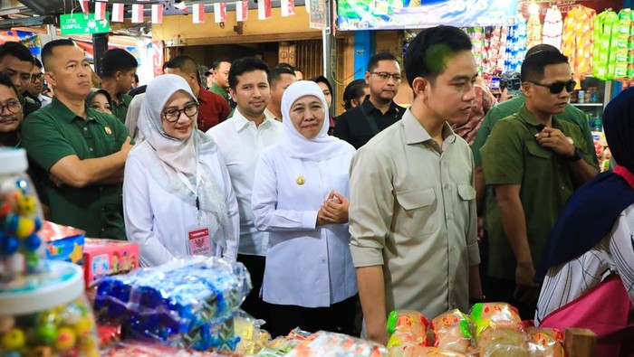 Gubernur Jatim Khofifah Indar Parawansa saat mendampingi Wapres Gibran Rakabuming Raka di Banyuwangi