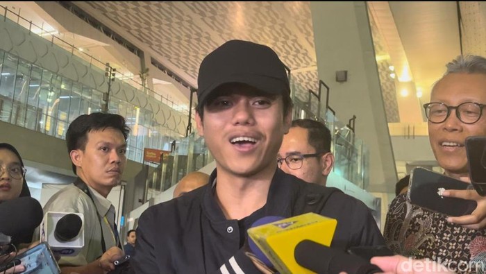 Mahasiswa Indonesia bernama Ali Murtado (20) tiba di Tanah Air setelah dievakuasi dari Iran. (Dwi/detikcom)
