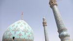 Masjid Jamkaran Dibalut Bendera Merah, Lambang Perlawanan Iran