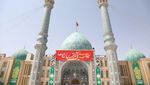 Masjid Jamkaran Dibalut Bendera Merah, Lambang Perlawanan Iran