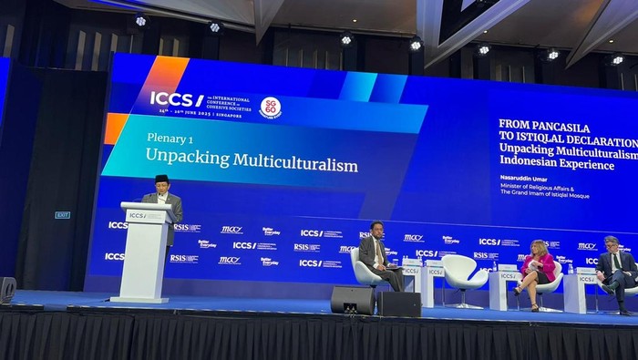Menteri Agama (Menag) Nasaruddin Umar menjadi pembicara di International Conference on Cohesive Societies (ICCS) 2025 di Singapura. (Dok Kemenag).