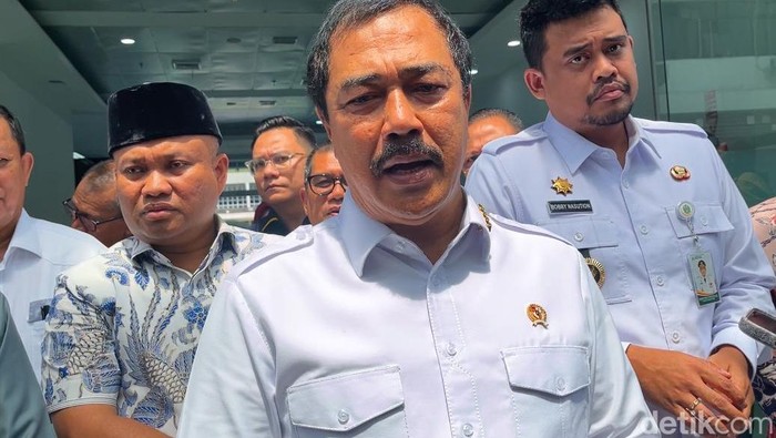 Menteri Imigrasi dan Pemasyarakatan (Imipas) Agus Andrianto saat diwawancarai di USU.
