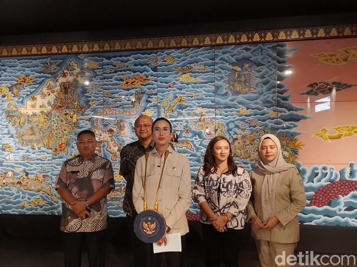 Menteri Pariwisata melakukan pengecekan kesiapan TMII untuk libur panjang