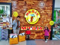 Deretan Kisah Haru Konsumen MR DIY Temukan Harapan dari Barang Sederhana