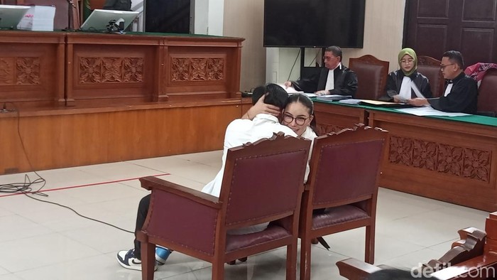 Nikita Mirzani saat ditemui di Pengadilan Negeri Jakarta Selatan, Selasa (24/6/2025) menjalani sidang perdana melawan dokter Reza Gladys.