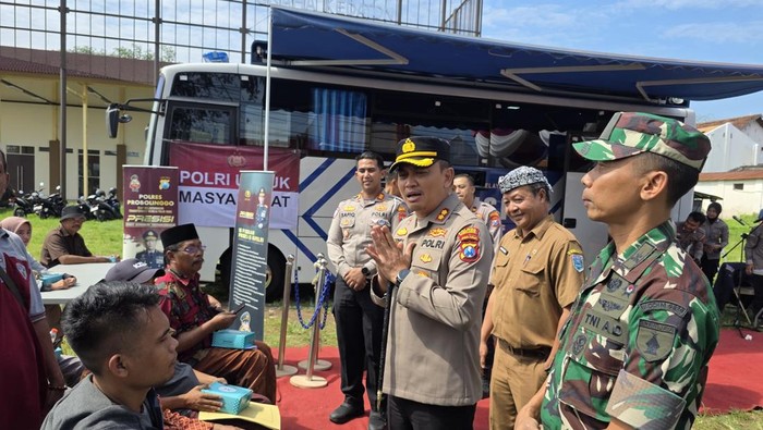 Polres Probolinggo luncurkan bus SIM keliling