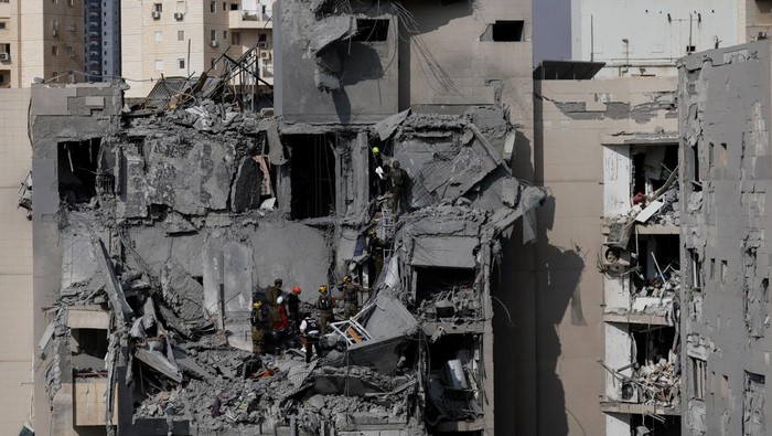 Serangan rudal Iran menghantam kawasan permukiman Beer Sheva, Israel. Konflik Israel–Iran terus memanas dan menimbulkan korban sipil.