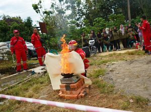 Pusri Beri Pelatihan Kelola Sampah hingga Aksi Bersih Desa di Pagar Alam