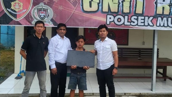 Residivis pencabulan (tengah) yang ditangkap lagi usai bobol rumah