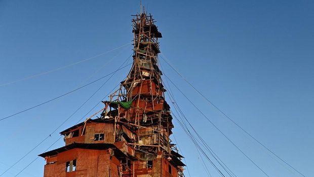 Rumah Chen Tianming di China yang terdiri dari 10 lantai