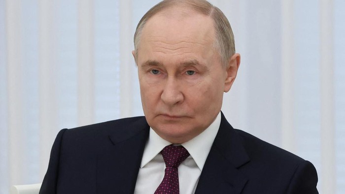 Russian President Vladimir Putin attends a meeting with Iranian Foreign Minister Abbas Araqchi at the Kremlin in Moscow, Russia June 23, 2025. Sputnik/Sergei Karpukhin/Pool via REUTERS ATTENTION EDITORS - THIS IMAGE WAS PROVIDED BY A THIRD PARTY.