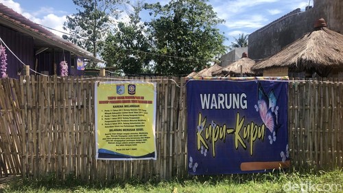Salah satu kafe tuak ilegal yang disegel di Desa Jagaraga, Kecamatan Kuripan, Lombok Barat. (Foto: M Zahiruddin/detikBali)