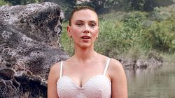 Scarlett Johansson Gapai Mimpi Main Bareng Dinosaurus