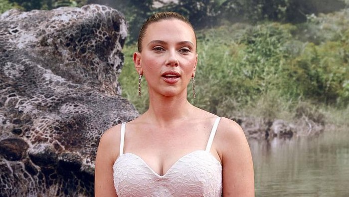 NEW YORK, NEW YORK - JUNE 23: Scarlett Johansson attends the 