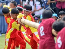 Semangat Anak SD di Bogor Lestarikan Olahraga Tradisional