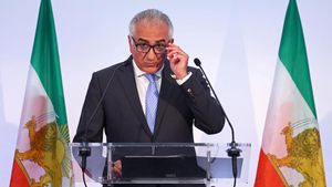 Sosok Reza Pahlavi, Putra Mahkota Iran yang Siap Ambil Alih Kekuasaan Khamenei
