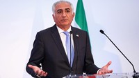 Namun, Pahlavi juga memiliki basis pendukung yang bersemangat dari para penganut monarki di dalam dan di luar Iran, serta telah mengadvokasi perubahan rezim di Teheran selama beberapa dekade. Sekarang, Pahlavi melihat peluang terbaik yang pernah dimilikinya untuk mewujudkan tujuannya itu. Foto: REUTERS/Abdul Saboor