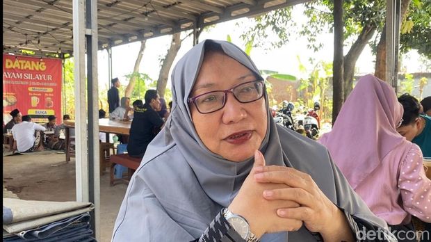 Suasana Soto Ayam Silayur di turunan Silayur, Kecamatan Ngaliyan, Kota Semarang, Selasa (24/6/2025).