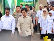 Video: Gibran Panen Tebu di Sleman, Ada Titiek Soeharto-Panglima TNI