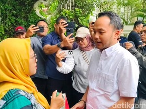 Pulang dari China, Wali Kota Solo Bawakan Chinese Tea buat Jokowi