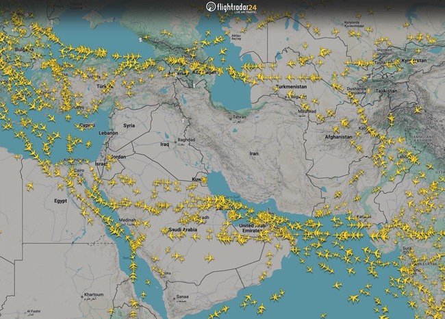 Langit Timur Tengah Kosong! Iran Gempur Pangkalan AS di Qatar